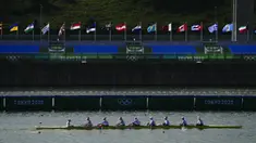 Anggota tim dayung delapan putri Amerika Serikat berlatih jelang Olimpiade Tokyo 2020 di Sea Forest Waterway, Tokyo, Jepang, Minggu (18/7/2021). Olimpiade Tokyo 2020 dijadwalkan bergulir mulai 23 Juli hingga 8 Agustus 2021. (AP Photo/Jae C. Hong)