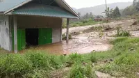 Banjir bandang dan longsor menerjang Desa Bambakanini, Kecamatan Pinembani, Kabupaten Donggala, akibat hujan deras melanda kawasan tersebut selama tiga hari. (Liputan6.com/ Heri Susanto)