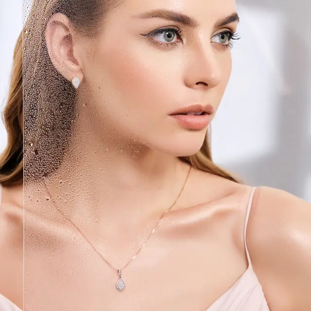 Trik Tampil Anggun Saat Lamaran yang Curi Perhatian di Hari Istimewa