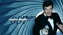 Moore menjadi pemeran tertua yang memulai film James Bond. Ia berusia 45 tahun ketika memerankan James Bond dalam film ”Live and Let Die”, pada 1973. Ketika mengakhiri peran James Bond di film A View to Kill pada 1985, usia Moore 57 tahun. (buzznigeria)