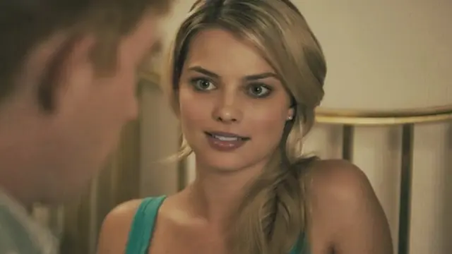 Margot Robbie dalam About Time