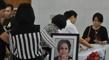 Istri mantan mendiang Gubernur DKI Jakarta Henk Ngantung, Hetty Evelyn Ngantung Mamesah tutup usia, (3/9/14). (Liputan6.com/Johan Tallo)