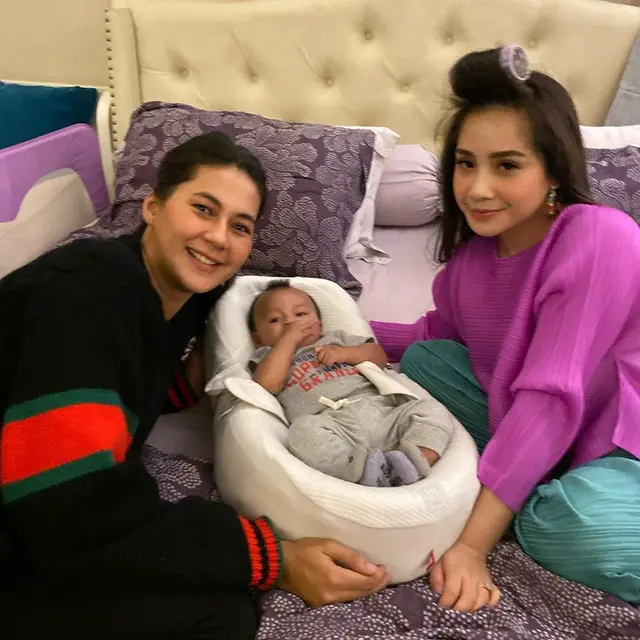 6 Potret Kebersamaan Nagita Slavina dan Paula Verhoeven, Bak Saudara Kandung
