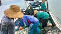 14 Perahu Nelayan Diamankan di Perairan Karang Jamuang Gresik, Ini Sebabnya