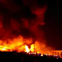 Belasan kios di Pasar Yaik Baru kawasan Pasar Johar hangus terbakar akibat terkena amukan si jago merah. 