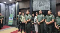 Kepala Staf Angkatan Darat (KSAD) Jenderal Maruli Simanjuntak kepada awak media di Mabesad, Jakarta Pusat, Senin (22/1/2024). (Tim News).