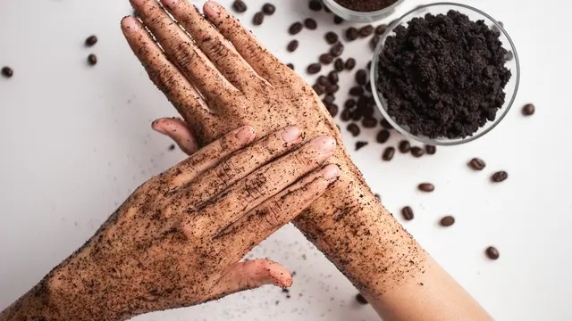 Kriteria Body Scrub untuk Cerahkan Kulit dan Tips Penggunaan untuk Maksimalkan Perawatan Tubuh