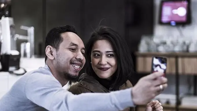 [Bintang] Pongki Barata dan Sophie Navita