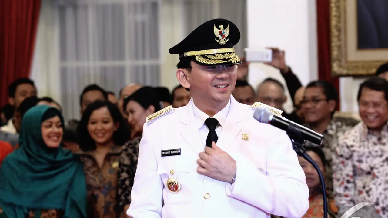 Senyum Bahagia Ahok Saat Dilantik Jadi Gubernur