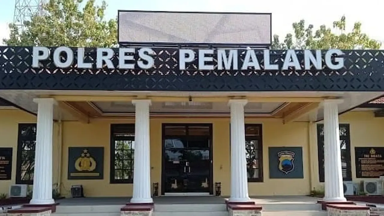 Suasana di Mapolres Pemalang Saat Belasan Orang Diperiksa terkait OTT KPK