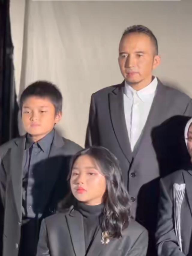 Pemotretan Tiara Andini dan Keluarga