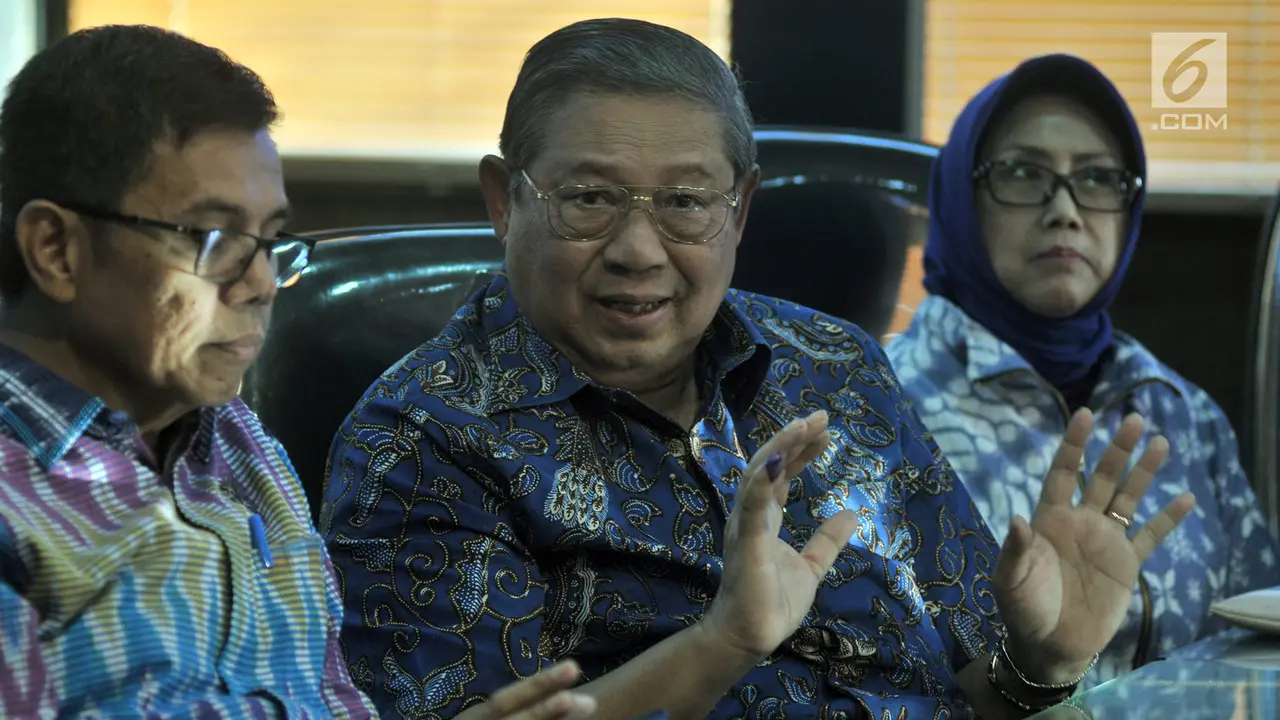 SBY Memantau Hasil Quick Count Pilkada 2018