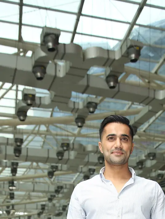 “Perasaan saya setelah lama tidak bertemu Sanaya, saya merasa bersalah, ha ha ha,” lanjut Vishal Karwal sambil tertawa. (Bambang E.Ros/Bintang.com)