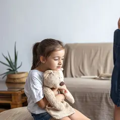 Pada masa sekolah, anak dan temannya tidak akan terlepas dari pertengkaran dan hal itu wajar terjadi. (Foto/dok: Freepik/pvproductions)