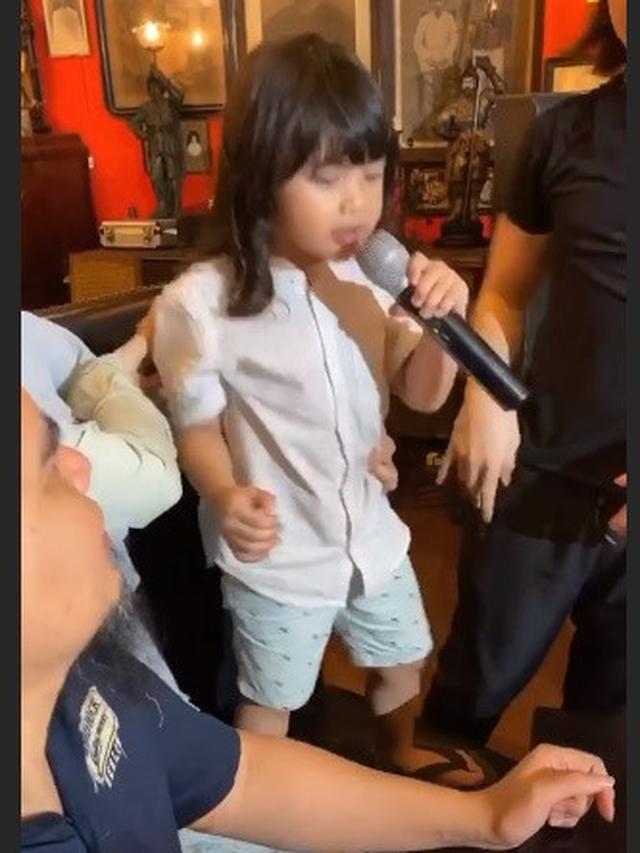 7 Momen Ulang Tahun Ahmad Dhani Ke-48, Kompak Bersama Kelima Anaknya