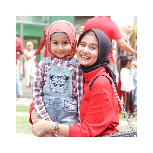 Masih Kecil, Ini 5 Anak Artis yang Menggemaskan Menggunakan Hijab