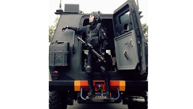 6 Potret Olla Ramlan Pakai Seragam Paskhas TNI AU, Curi Perhatian