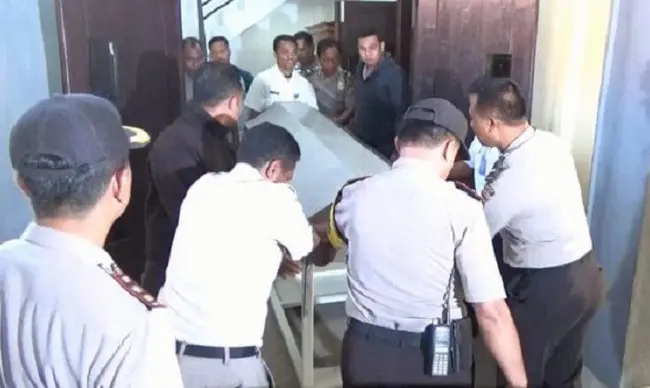 Polisi Kupang yang tembak kepalanya sendiri itu lolos tes psikologi sebelum diperkenankan memegang senjata api. (Liputan6.com/Ola Keda)