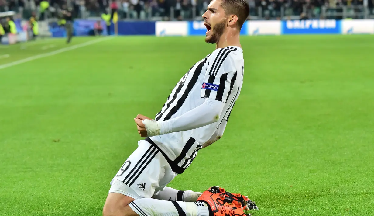 5. Alvaro Morata, Chelsea dan Arsenal sedang bersaing dalam perburuan untuk mendatangkan bintang Juventus ini. Dikabarkan AS, mantan pemain Madrid ini lebih menyukai jika dilatih oleh Antonio Conte. (AFP/Giuseppe Cacace)