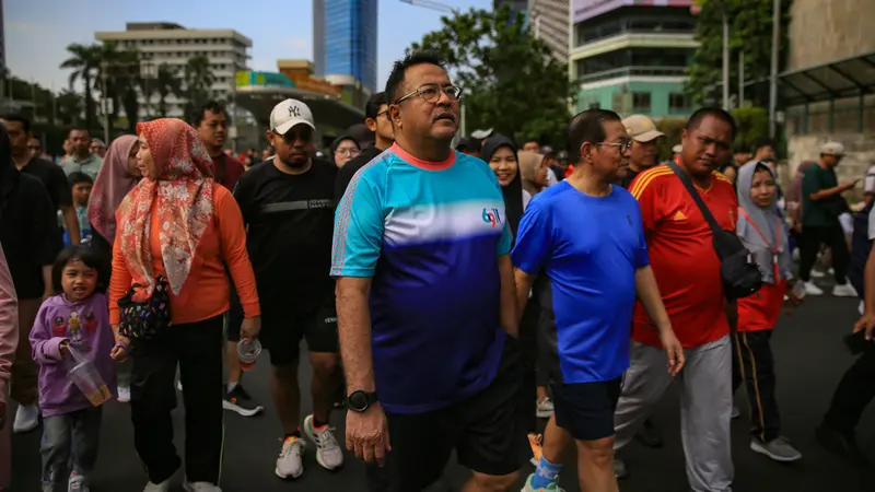 Berolahraga Saat CFD, Pramono Anung-Rano Karno Sapa Warga Jakarta