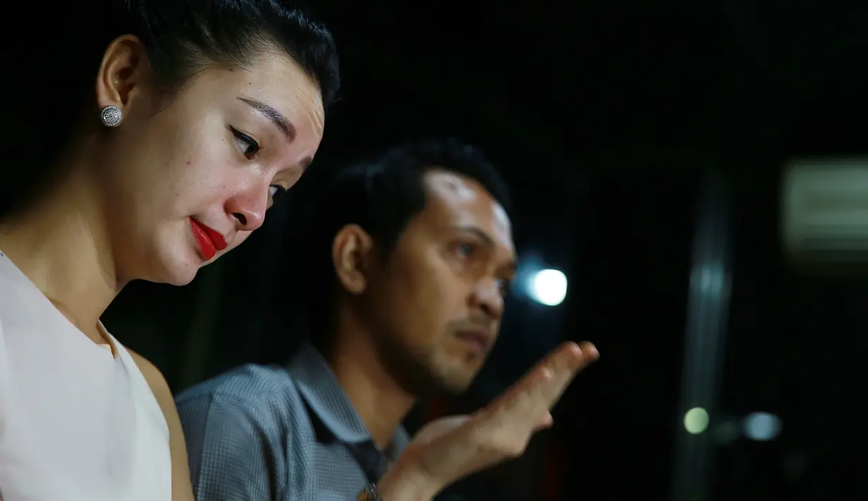 "Neng tidak ada niat untuk lecehkan negara Neng sendiri. Neng mohon dibukakan pintu maaf. Untuk pemerintahan, Neng minta maaf kepada presiden RI, DPR RI, Panglima, Kepala Kejaksaan Agung, Ketua MA, Kapolri," ujarnya. (Deki Prayoga/Bintang.com)