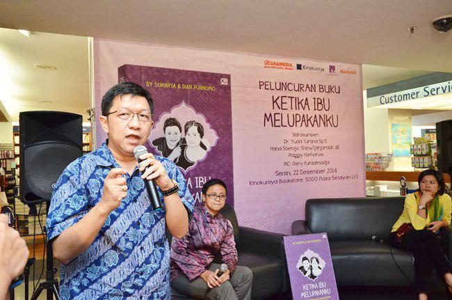 peluncuran buku Ketika Ibu Melupakanku | foto: copyright vemale/yuni