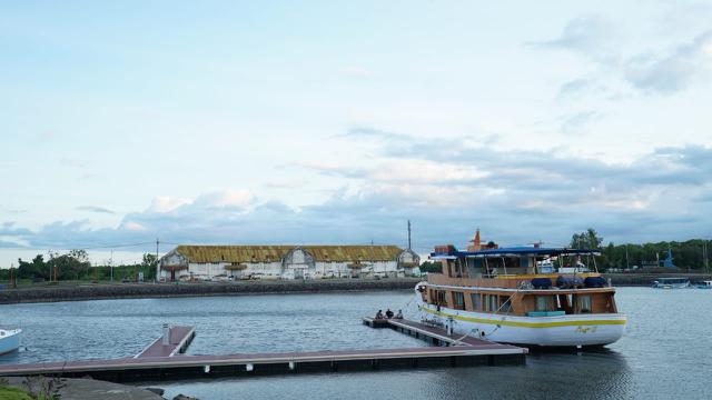 Atraksi Wisata Bahari Kapal Magia II