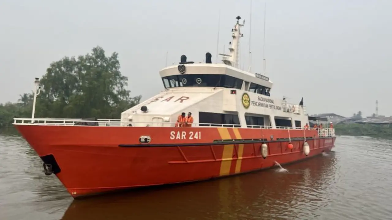 Basarnas mengerahkan KN SAR Laksmana 241 untuk mencari Kapal Virgo Transport 8 yang membawa penumpang 243 orang hilang kontak di Laut Jawa, di Banjarmasin, Kalimantan Selatan, Minggu (13/9/2026) (Istimewa)