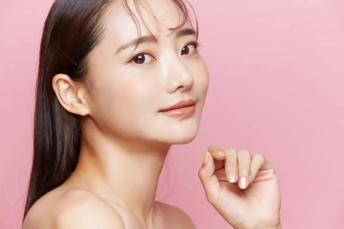 Lagi Ngetren Healthy Make Up, Ini Pentingnya Pakai Make Up dengan Kandungan Skincare