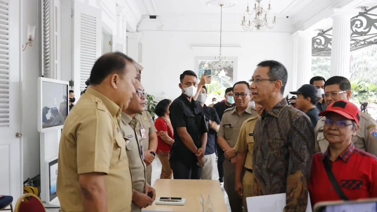 Penjabat (Pj) Gubernur DKI Jakarta Heru Budi Hartono kembali membuka layanan pengaduan di Pendopo Balai Kota DKI Jakarta, Gambir, Jakarta Pusat