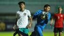 <p>Pemain Timnas Indonesia U-17, Arkhan Kaka berusaha&nbsp;menjebol gawang Palestina U-17 di laga Grup B Kualifikasi Piala Asia U-17 2023 yang berlangsung di Stadion Pakansari, Bogor, Jumat (7/10/2022). (Bola.com/M Iqbal Ichsan)</p>