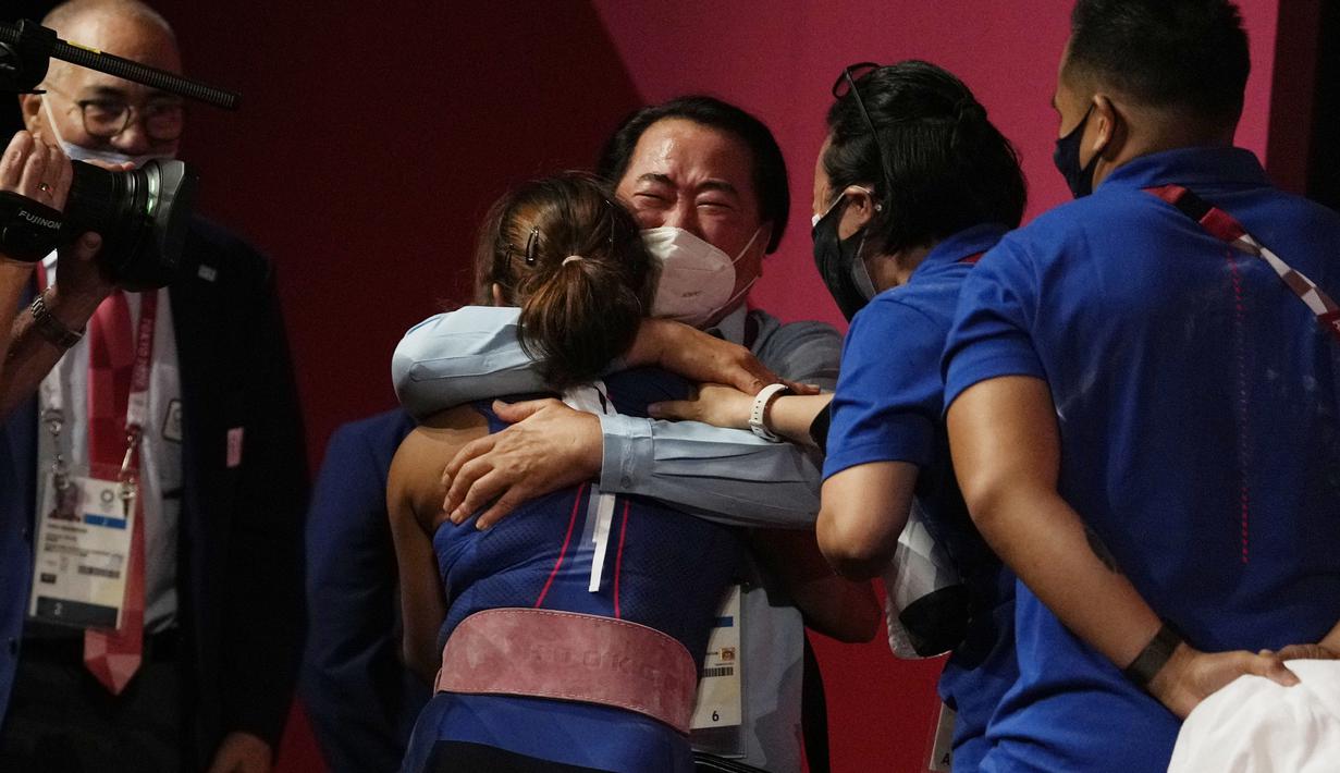 Atas prestasinya, pemerintah Filipina menjanjikan bonus berlimpah, di antaranya hadiah uang senilai 33 juta peso Filipina, atau senilai Rp.9,5 miliar dan satu unit rumah. (Foto: AP/Luca Bruno)