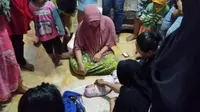 Bayi perempuan di dalam koper. Foto: (batamnews.co.id)