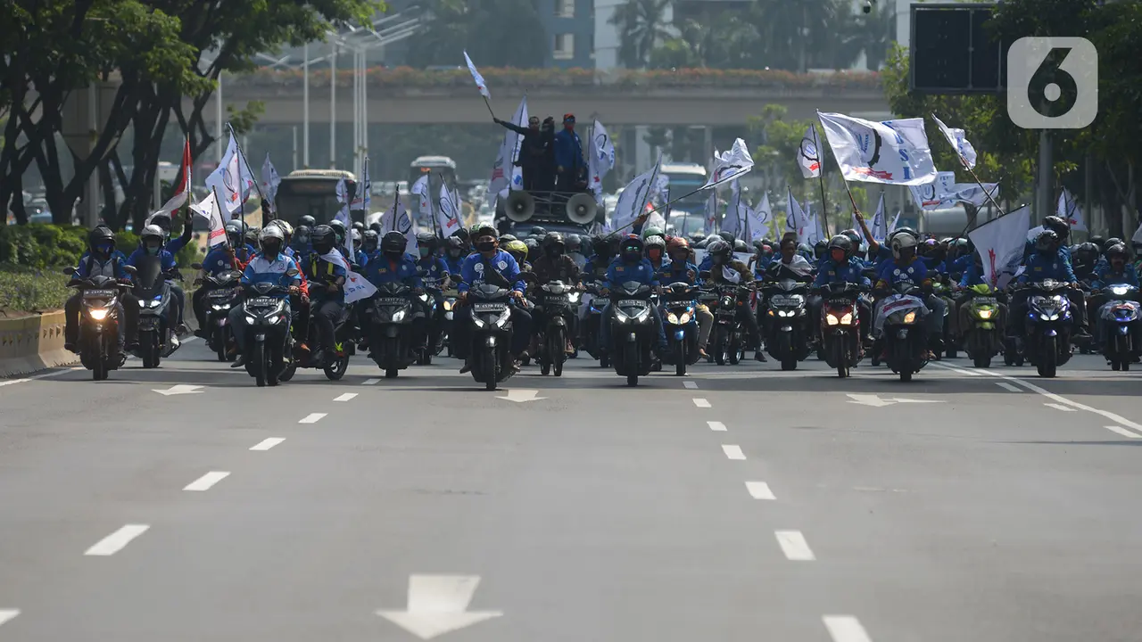 Buruh Bergerak Gedung DPR
