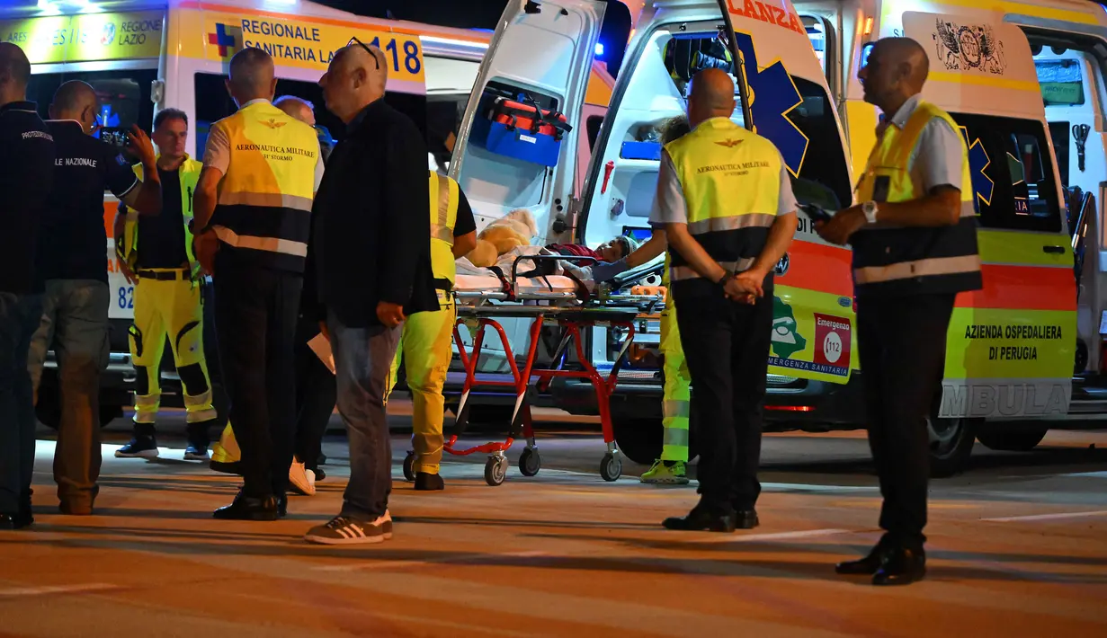 Operasi evakuasi kemanusiaan ini mencakup tiga penerbangan khusus yang disediakan oleh Angkatan Udara Italia. (Andreas SOLARO/AFP)