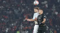 Pemain belakang Persija, Van Basty Sousa E Silva (Sousa - kanan) berebut bola dengan penyerang PSIM, Ermin Haljeta (N. Haljeta) pada pertandingan pekan ke-14 BRI Super League musim 2025/2026 di Stadion Utama Gelora Bung Karno, Jakarta, Jumat (28/11/2025). Persija Jakarta sukses mengunci tiga poin di kandang sendiri usai mengalahkan PSIM Yogyakarta dengan skor 2-0. (Bola.com/M Iqbal Ichsan)