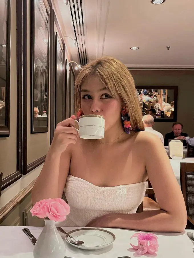 Intip deretan outfit chic dan stylish dari Vanesha Prescilla.