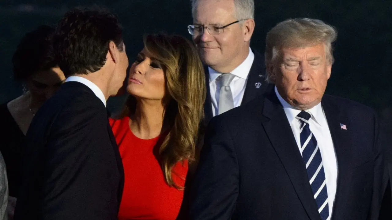 Saat Melania Trump dan Justin Trudeau cium pipi di ajang G& dan jadi viral. (AP)