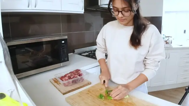 Potret Meja Dapur Amanda Rawles