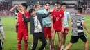 <p>Selebrasi pelatih Timnas Indonesia, Shin Tae-yong bersama para pemainnya merayakan kemenangan 1-0 atas Vietnam setelah berakhirnya laga Grup F kualifikasi Piala Dunia 2026 Zona Asia di Stadion Utama Gelora Bung Karno (SUGBK), Senayan, Jakarta, Kamis (21/3/2024). (Bola.com/Bagaskara Lazuardi)</p>