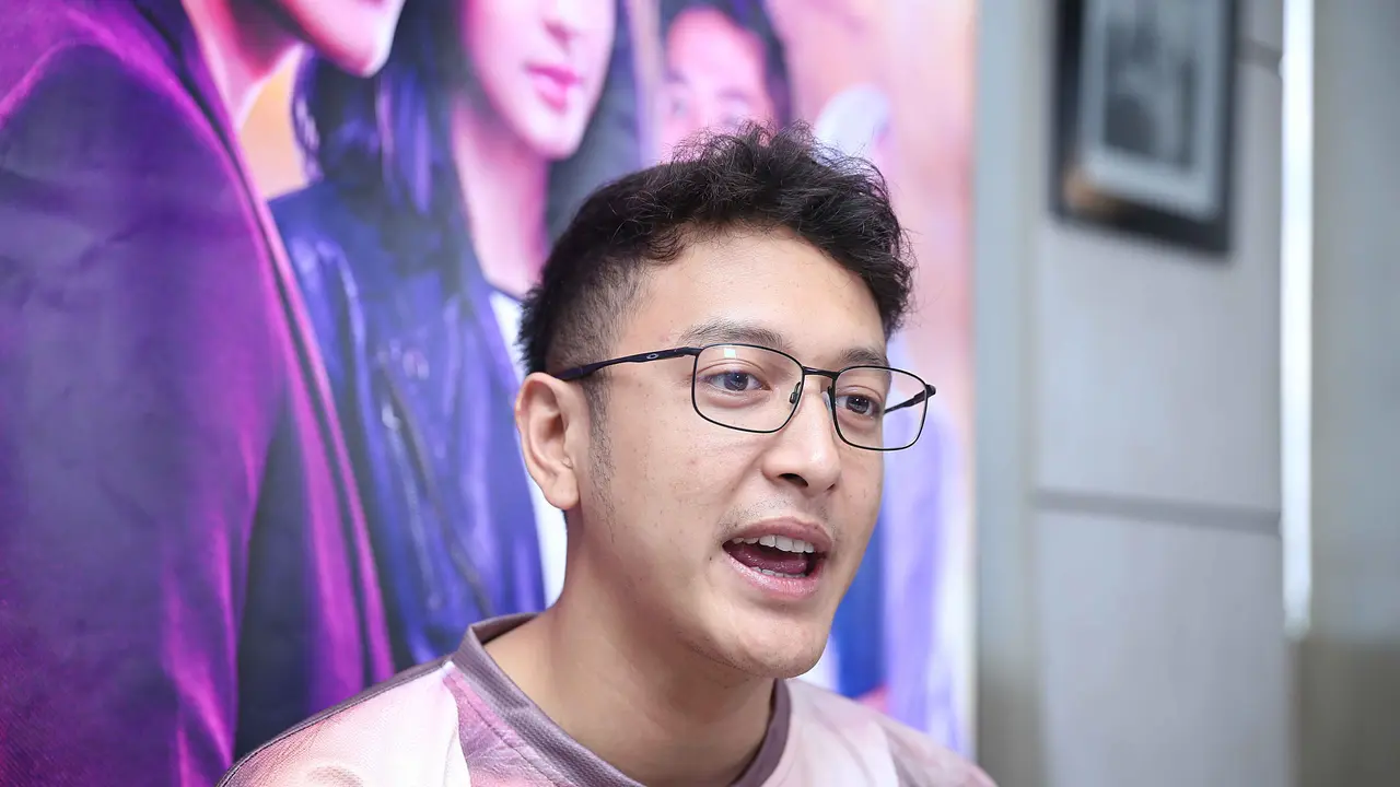 Dimas Anggara dan Nadine Chandrawinata