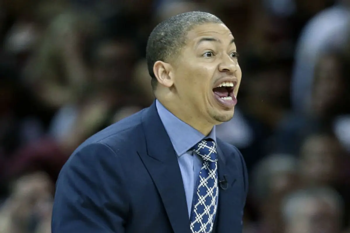 Pelatih Cleveland Cavaliers, Tyronn Lue.