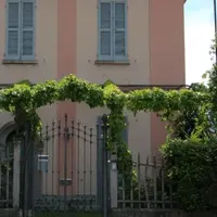 Ilustrasi Pagar Rumah (Credit: Anushree Deshpande/Unsplash)