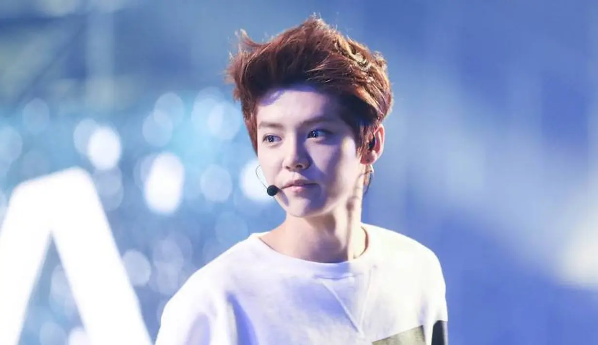 Lantaran rencana Luhan untuk menikahi Guan Xiaotong gagal total. Karena ibu dari Xiantong tak setuju dengan hubungan tersebut. (foto: koreaboo.com)