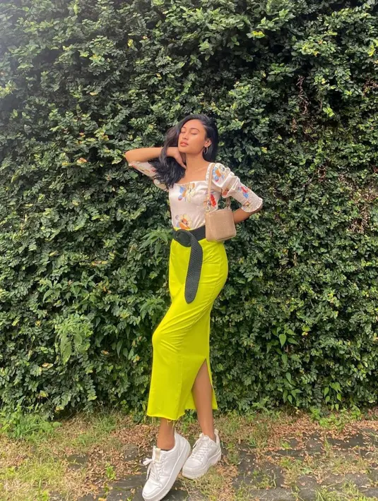 Penampilan dari wanita berusia 19 tahun ini kerap kali menuai pujian dari warganet. Maka tak heran apabila ia mendapatkan julukan sebagai 'Beyonce versi lokal' oleh para penggemarnya. (Liputan6.com/IG/noviabachmid)