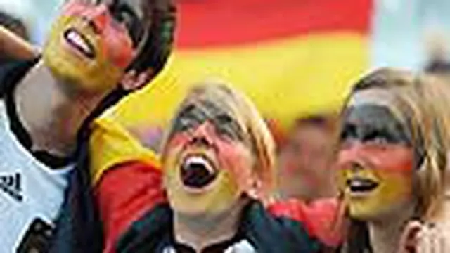 Pendukung Jerman Bersuka Cita