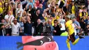 Gelandang Watford, Roberto Pereyra, merayakan gol yang dicetaknya ke gawang Arsenal pada laga Premier League 2019/20 di Stadion Vicarage Road, Watford, Minggu (15/9). Kedua klub bermain imbang 2-2. (AFP/Ben Stansall)