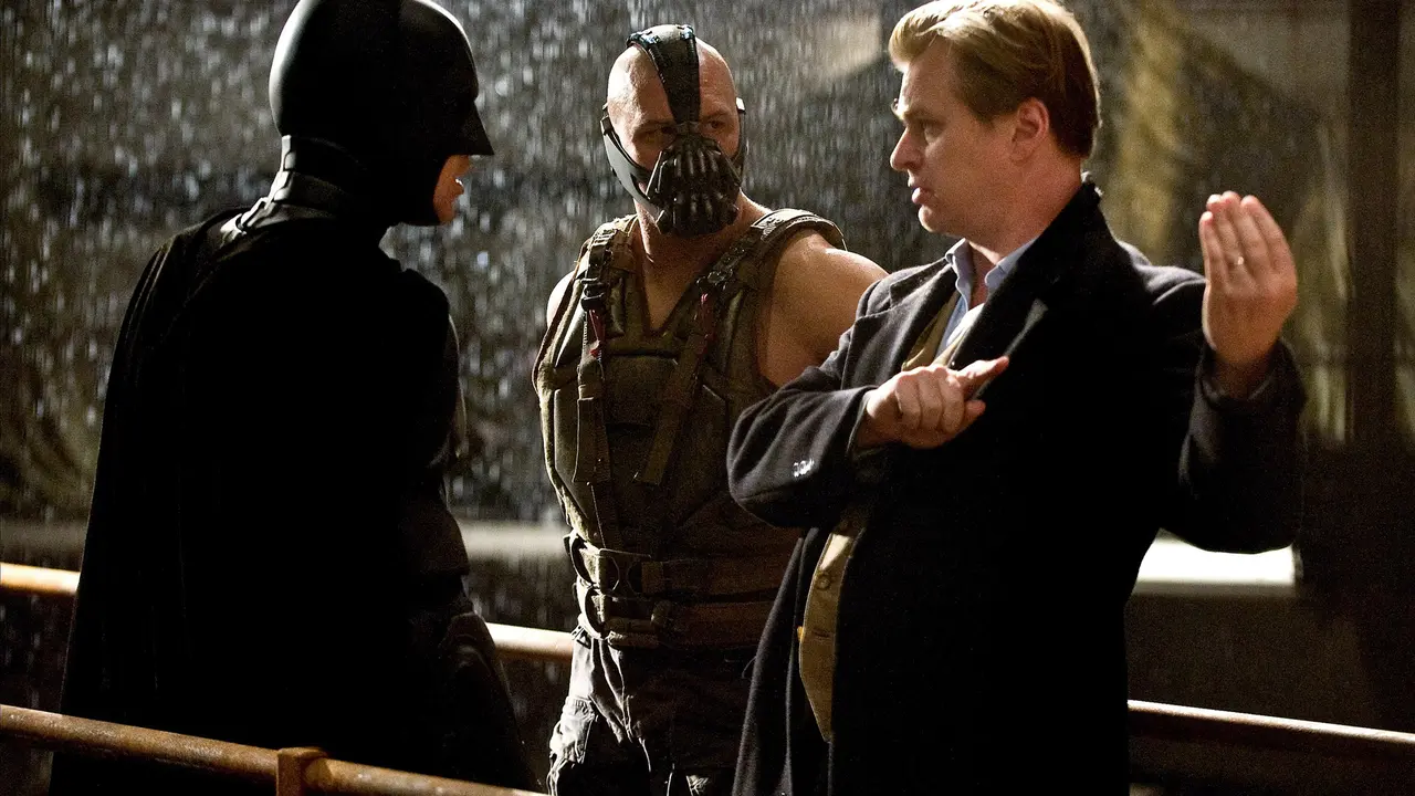 Christopher Nolan Belum Ingin Tinggalkan Genre Superhero