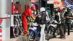 Rencana pemerintah melarang konsumsi BBM bersubsidi untuk pengendara sepeda motor dinilai sangat merugikan masyarakat. Kebijakan pemerintah ini dikhawatirkan akan memancing dampak sosial.