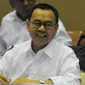 Menteri ESDM Sudirman Said mengikuti rapat kerja dengan Komisi VII DPR, Jakarta, Rabu (24/6/2015). DPR dan Kementerian ESDM menyepakati volume Solar bersubsidi tahun 2016 berkisar antara 16 juta - 18 juta Kiloliter (KL). (Liputan6.com/Herman Zakharia)